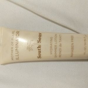 NWT Hydrating Shimmer Lotion